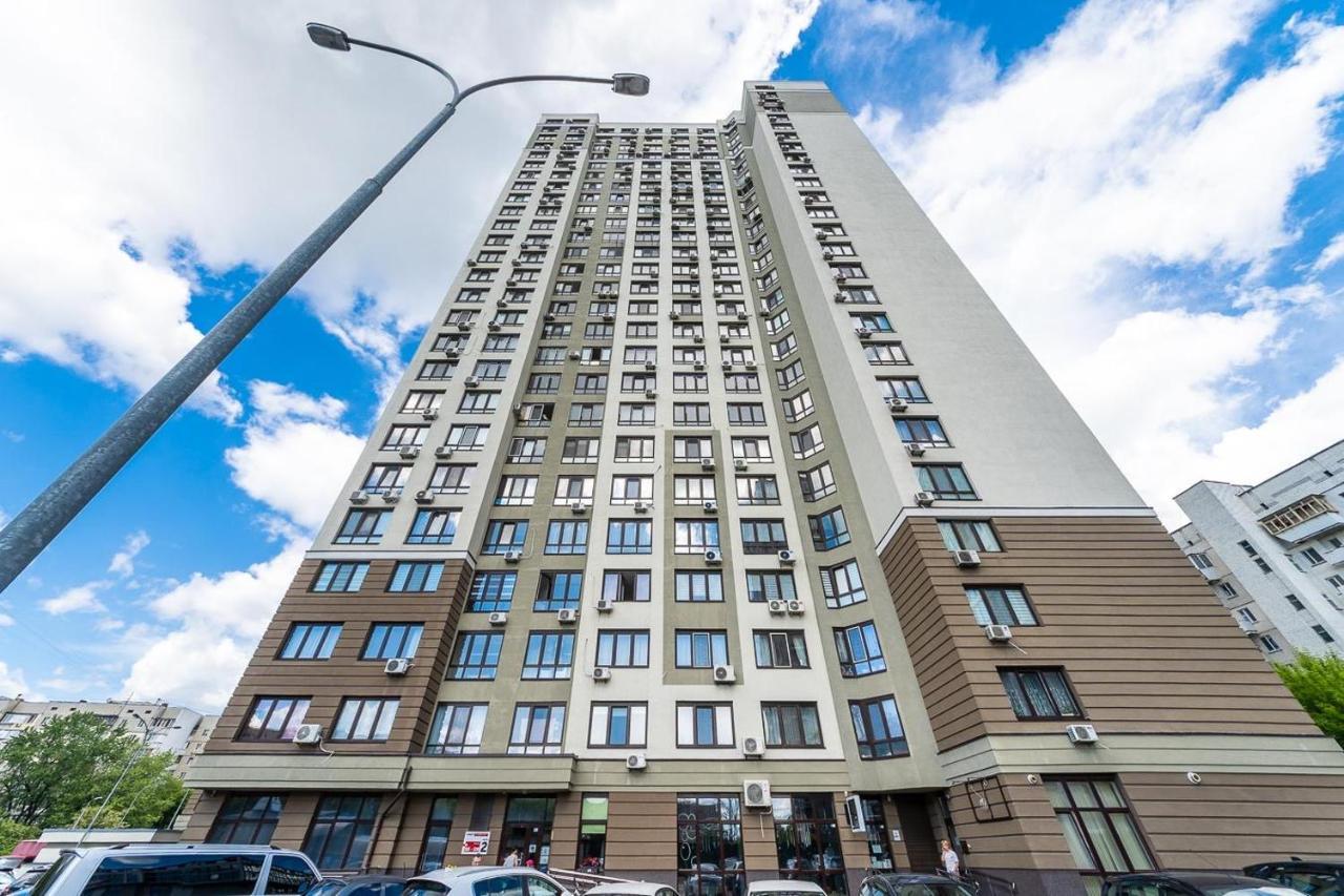 Апартаменти Метро Вирлиця Kiev Bagian luar foto